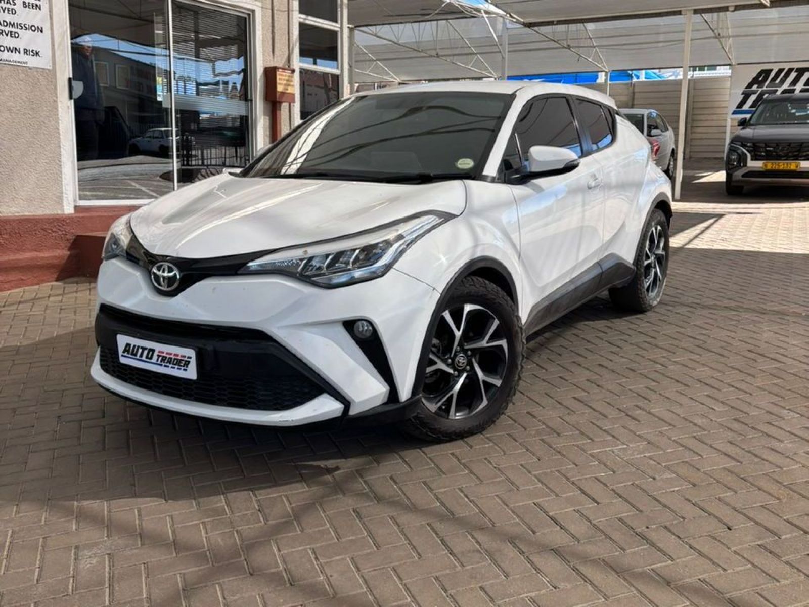 2021 Toyota C-HR photo 1