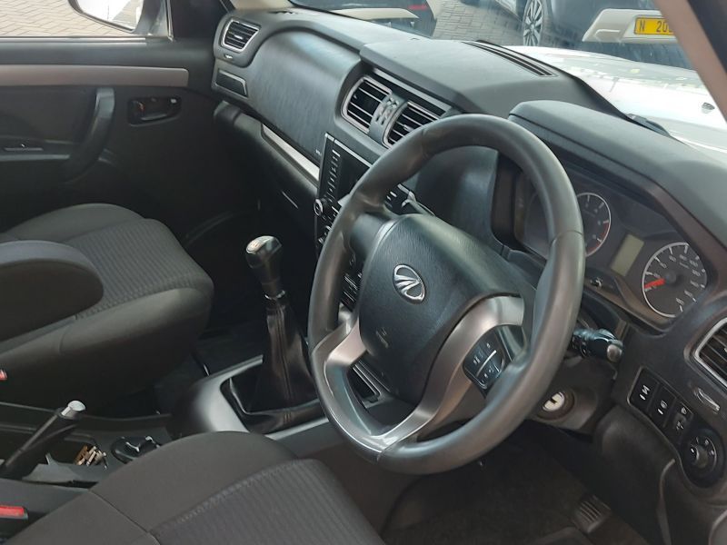 2022 Mahindra PIK UP photo 11