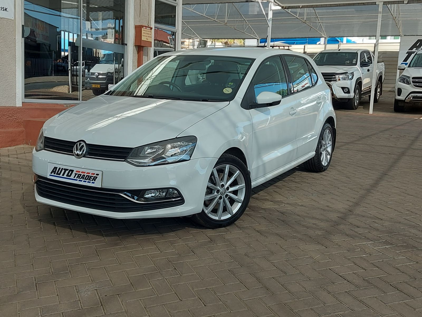 2015 Volkswagen Polo photo 1
