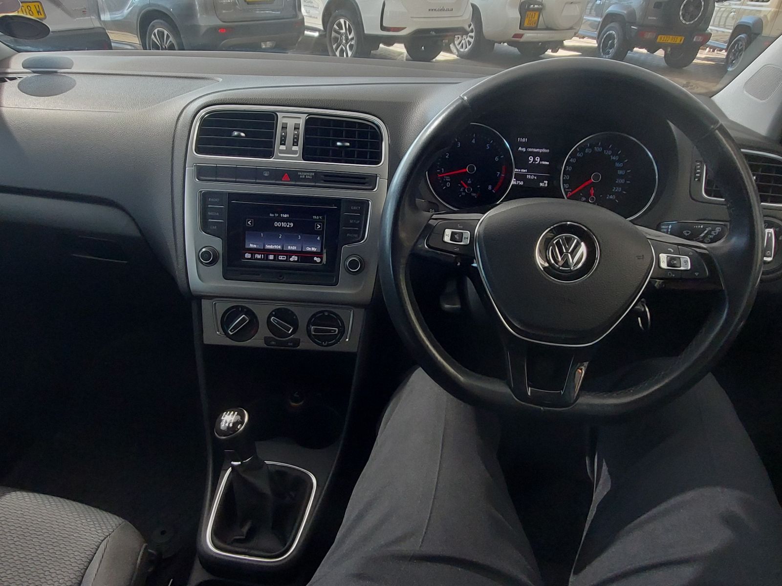2015 Volkswagen Polo photo 10