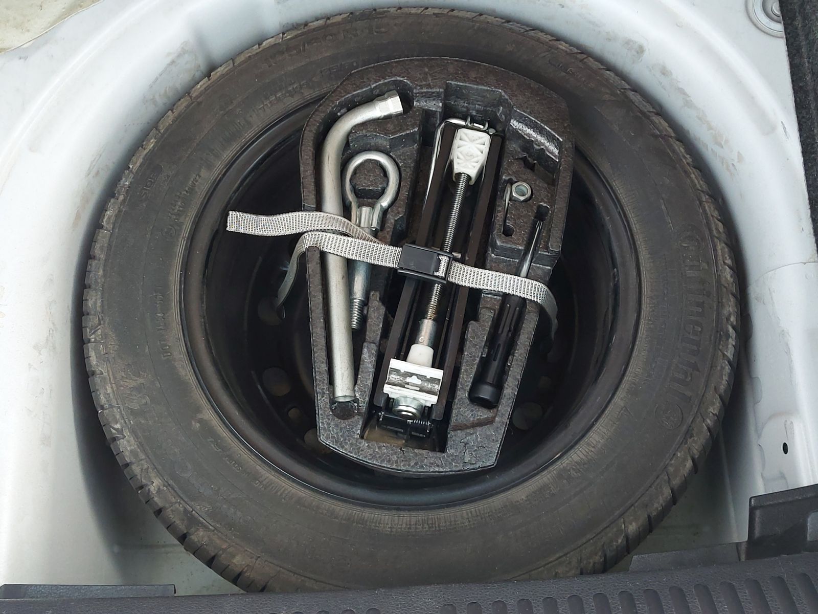 2015 Volkswagen Polo photo 14