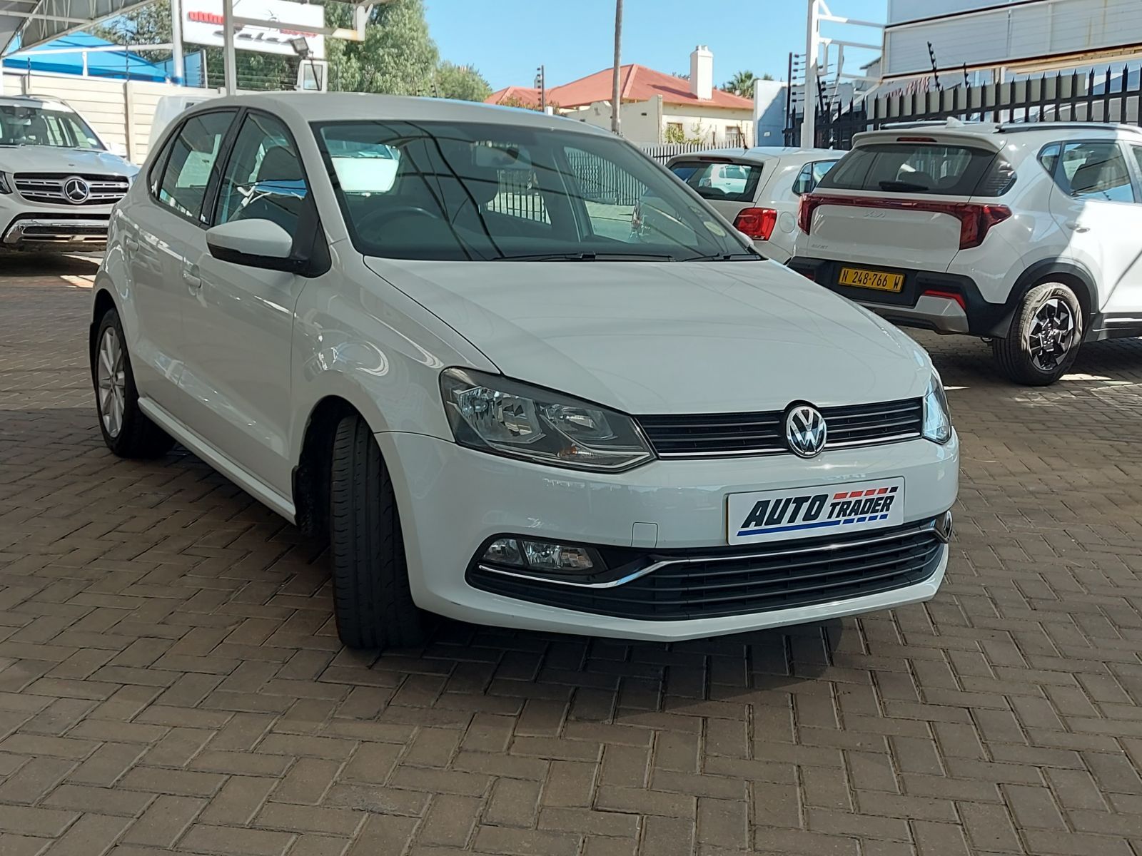 2015 Volkswagen Polo photo 3