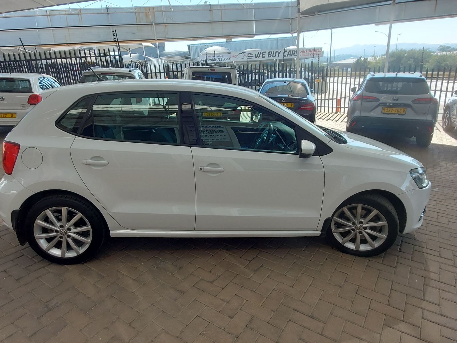 2015 Volkswagen Polo photo 8