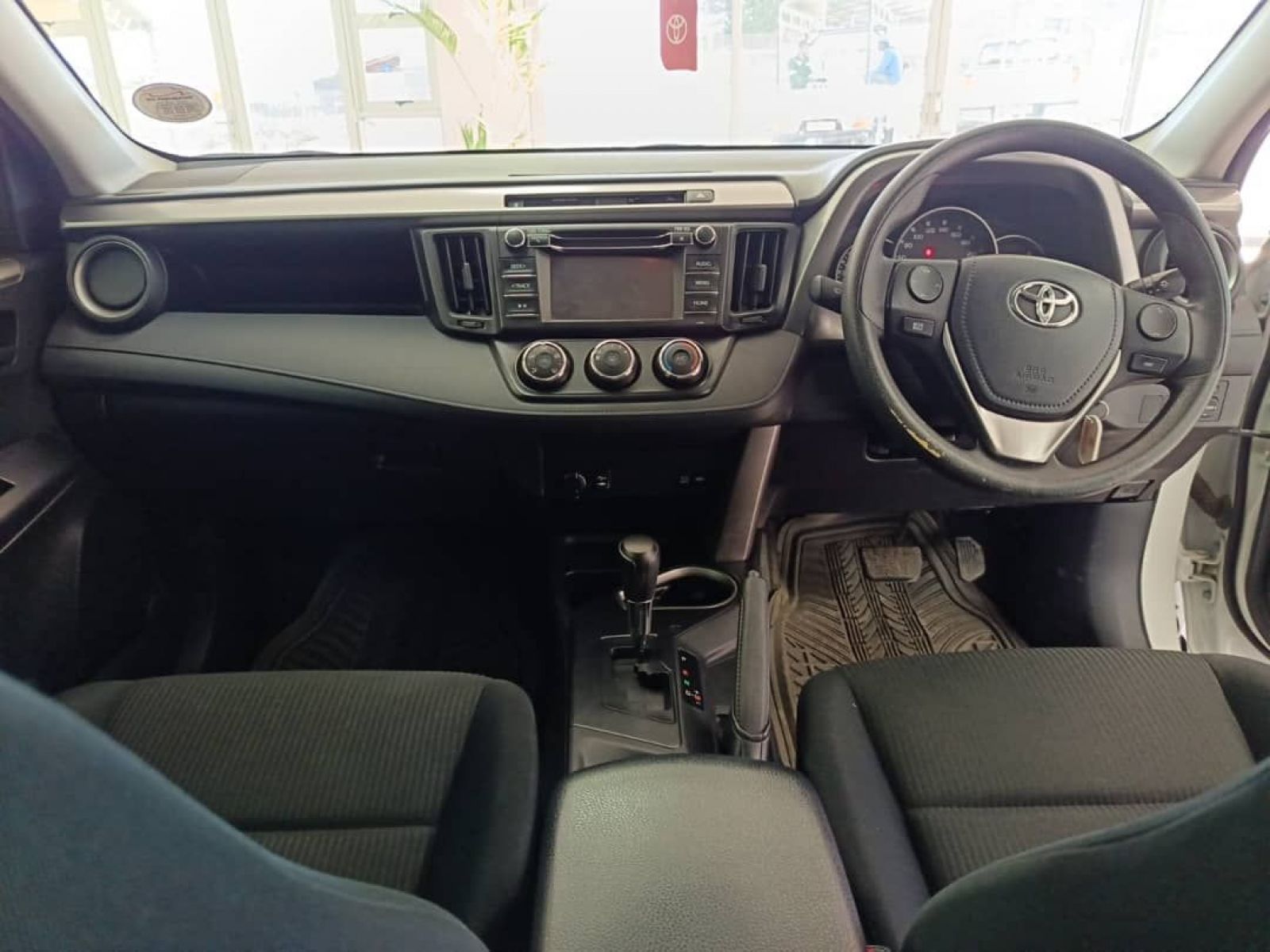 2017 Toyota Rav4 photo 7
