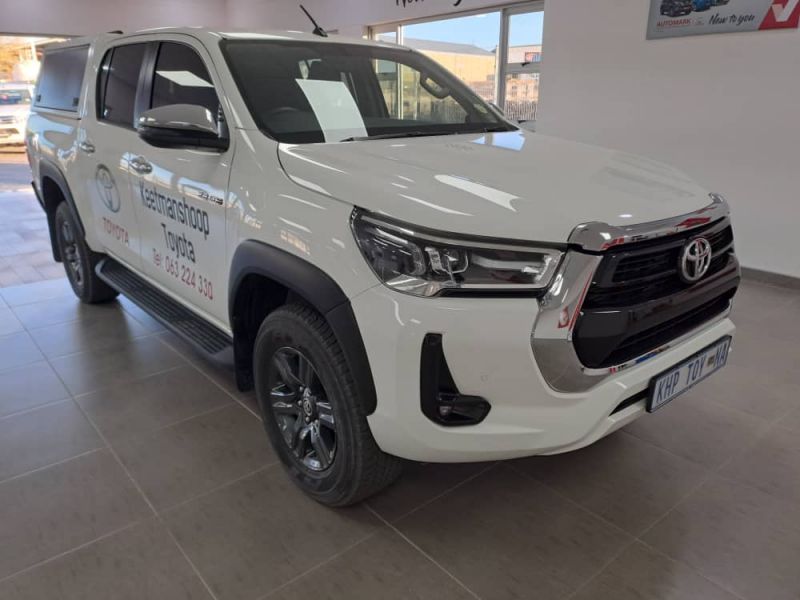 2024 Toyota Hilux photo 1