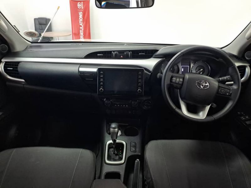 2024 Toyota Hilux photo 7