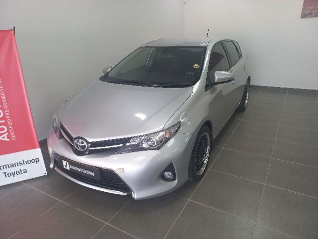 2014 Toyota Auris photo 1