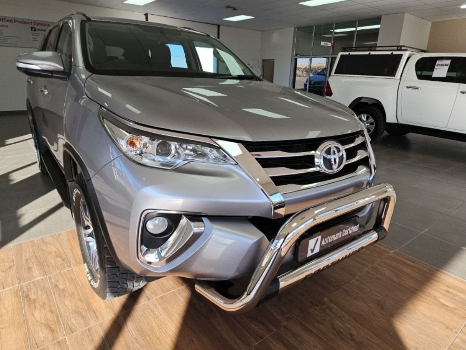 2016 Toyota Fortuner photo 1