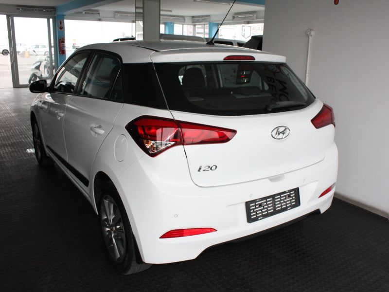 2017 Hyundai i20 photo 3