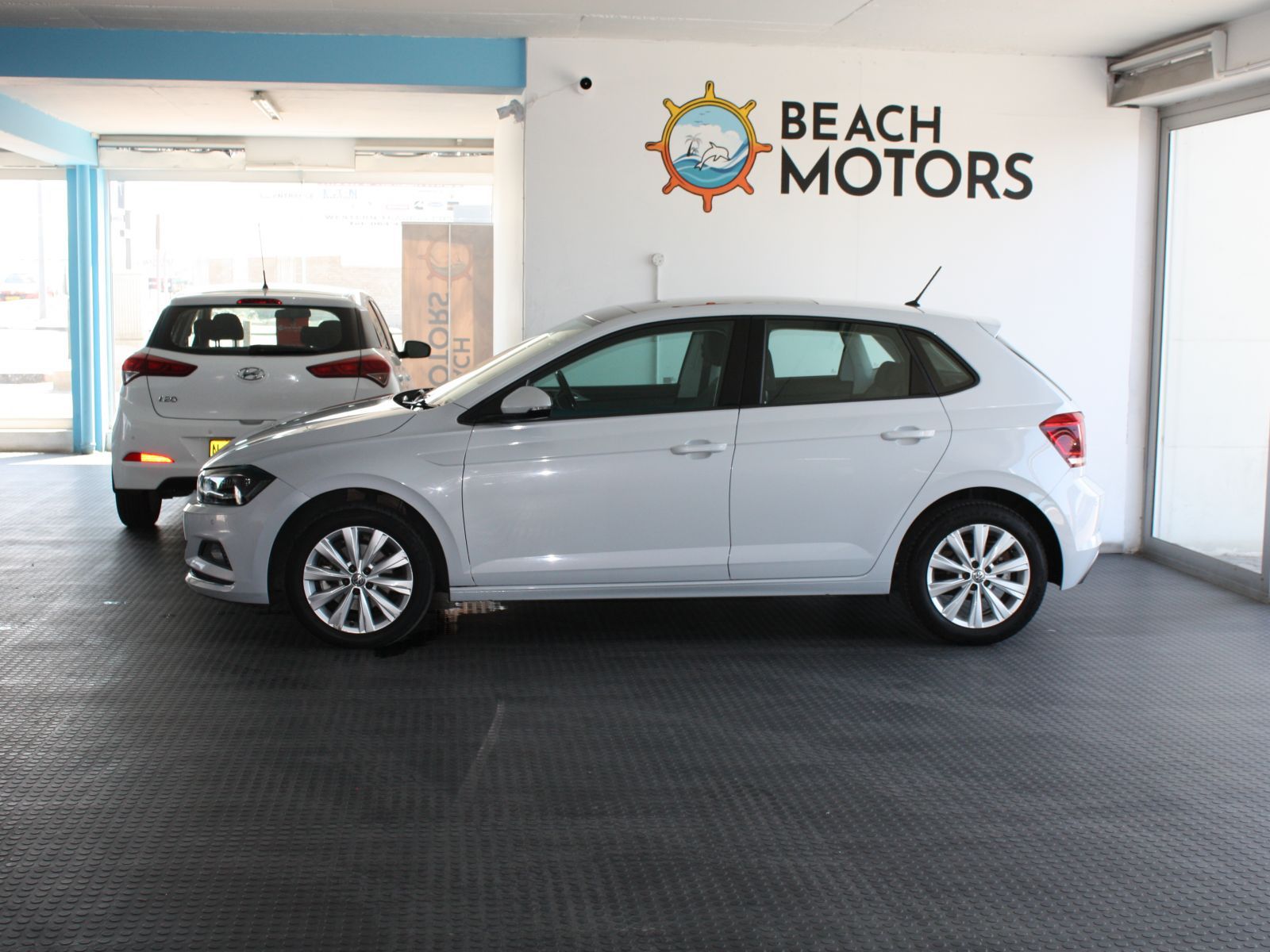 2020 Volkswagen Polo photo 1