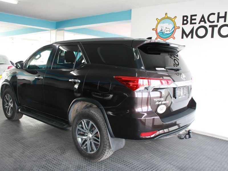 2019 Toyota Fortuner photo 3