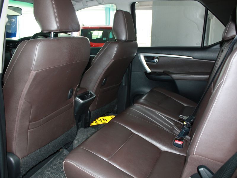 2019 Toyota Fortuner photo 4