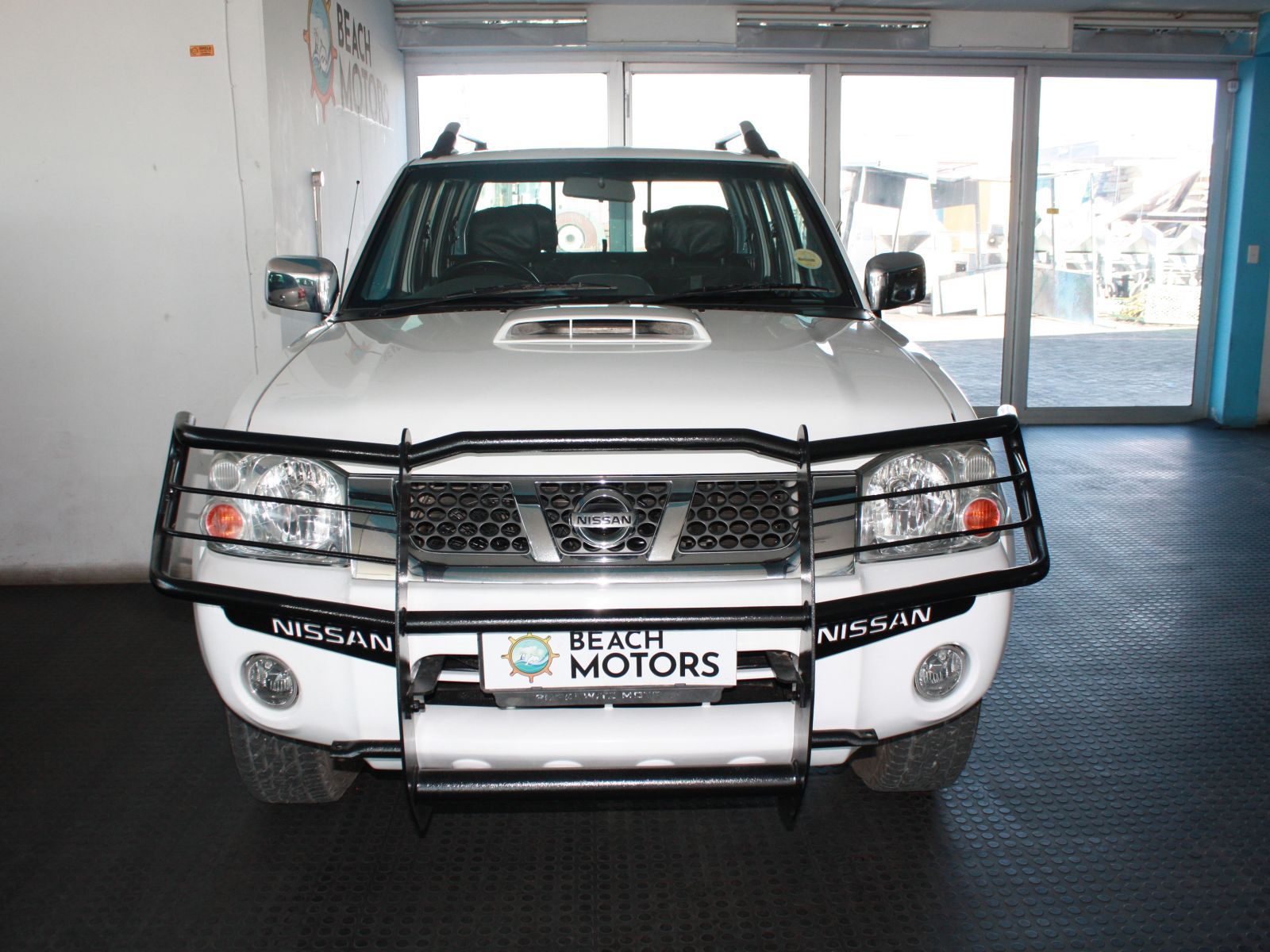 2018 Nissan Hardbody photo 2