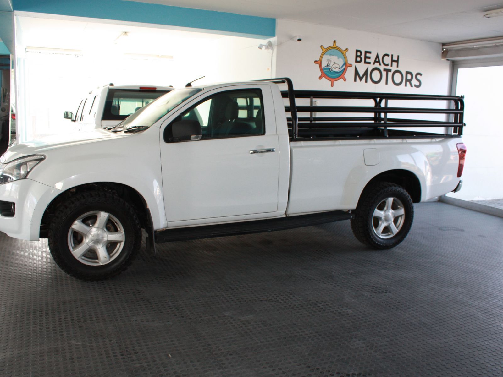 2015 Isuzu KB Series photo 1