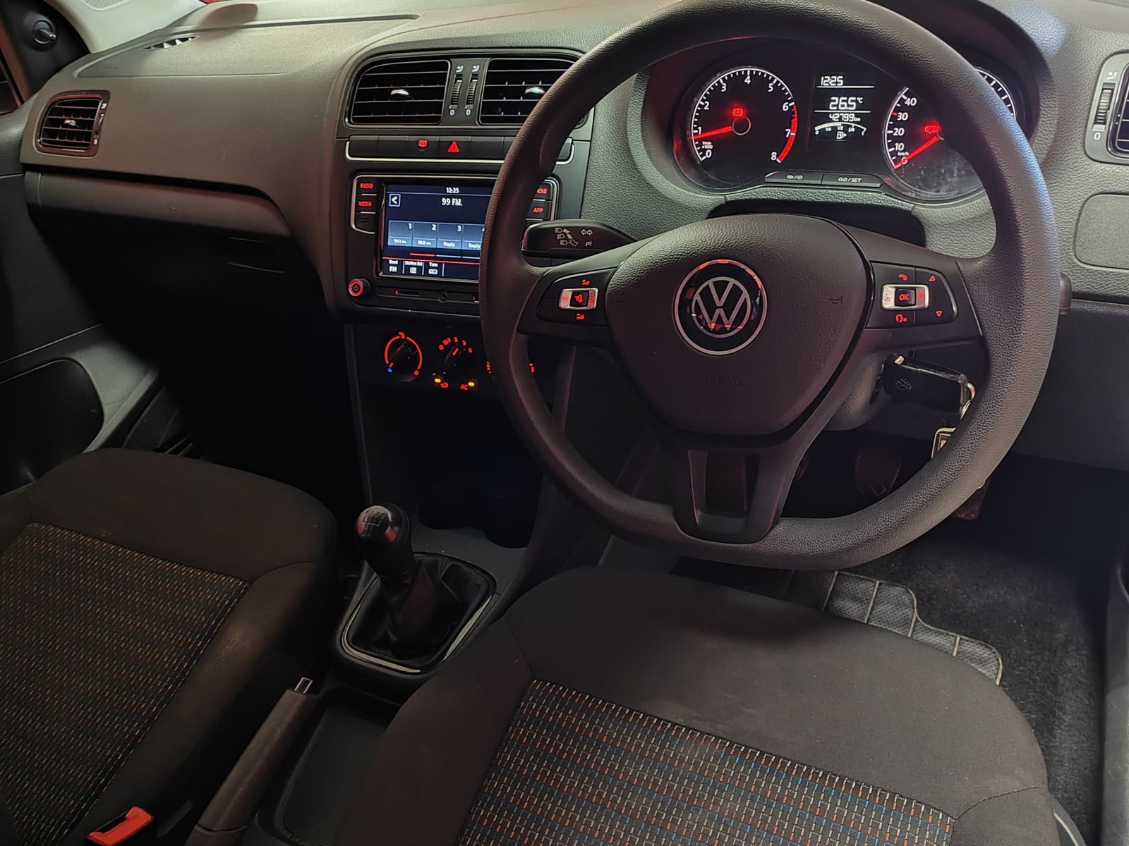 2024 Volkswagen Polo Vivo photo 4