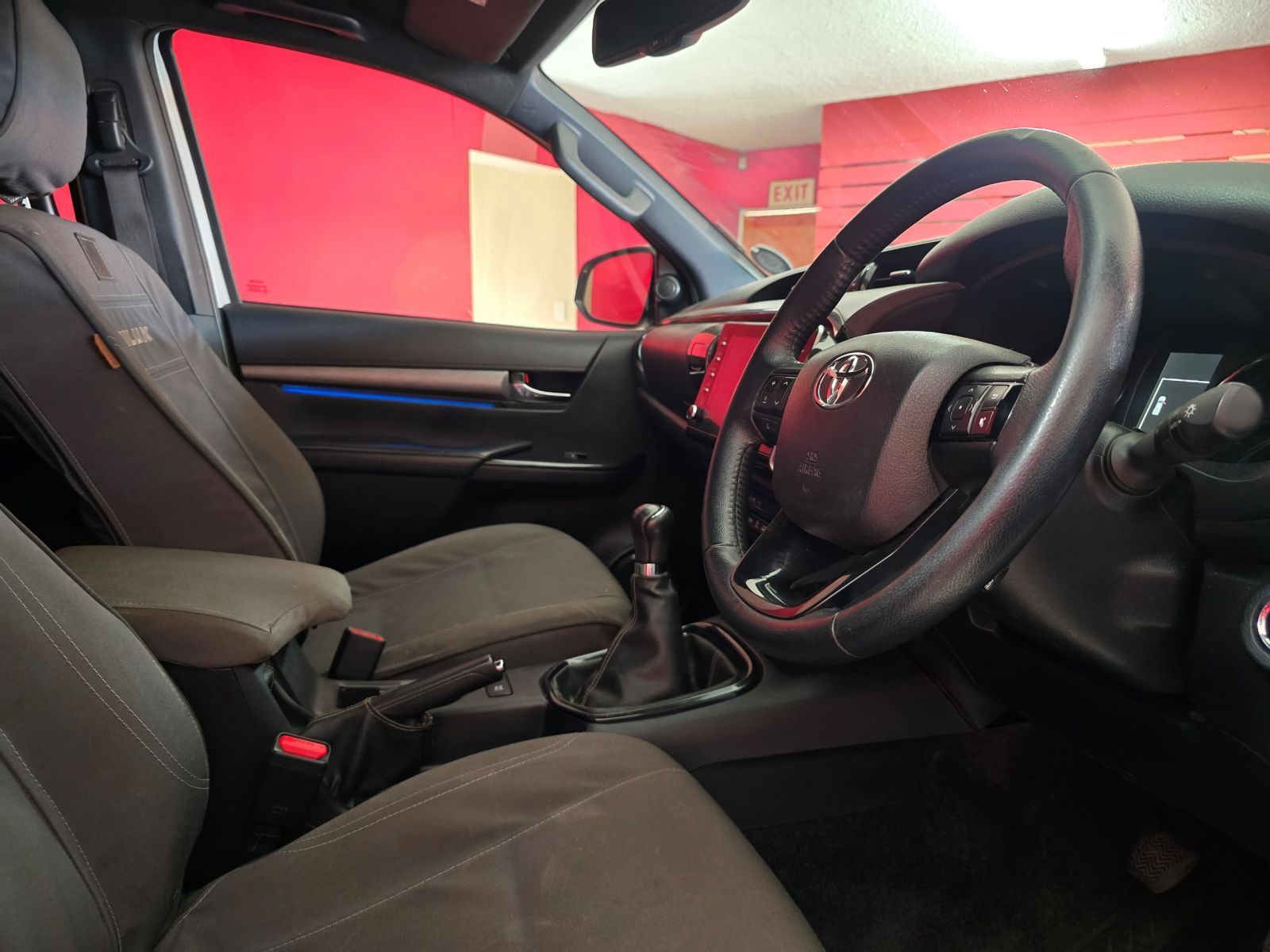 2021 Toyota Hilux photo 8
