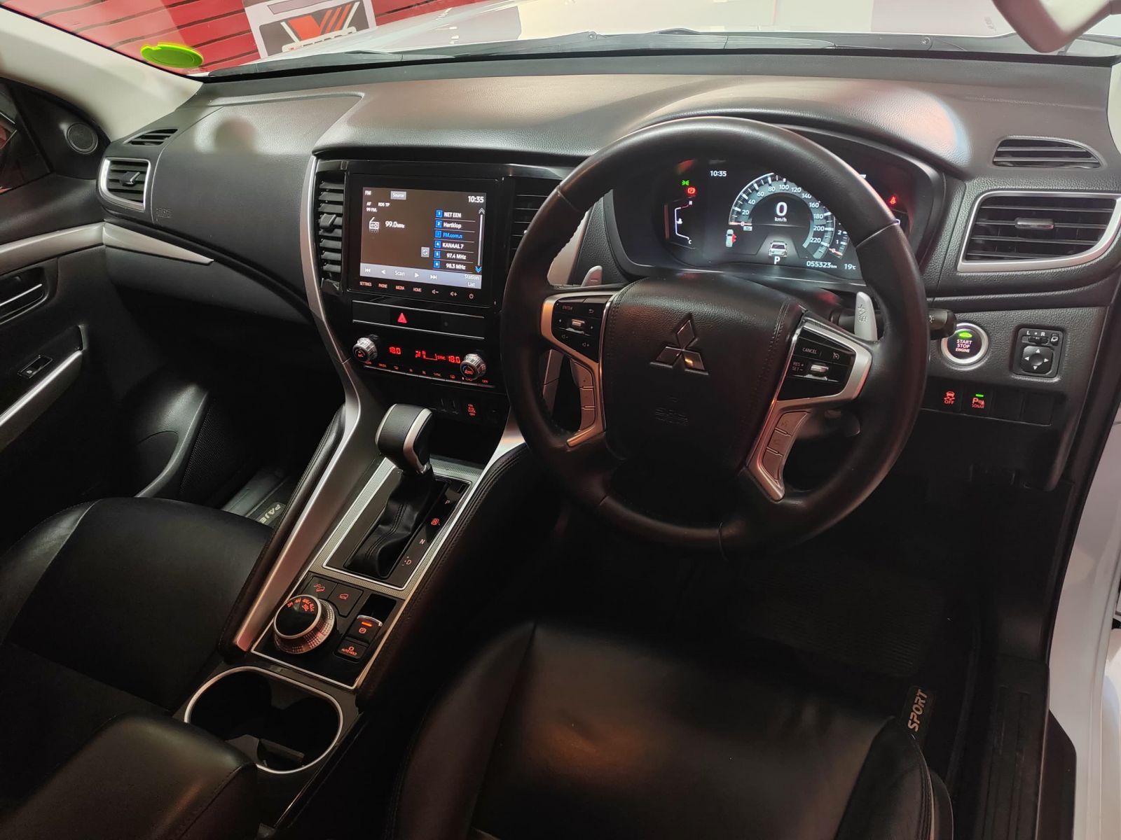 2022 Mitsubishi Pajero photo 7