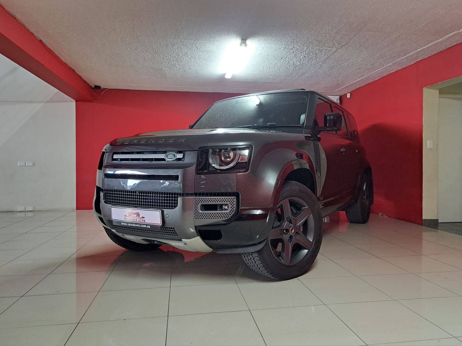 2022 Land Rover Defender photo 1