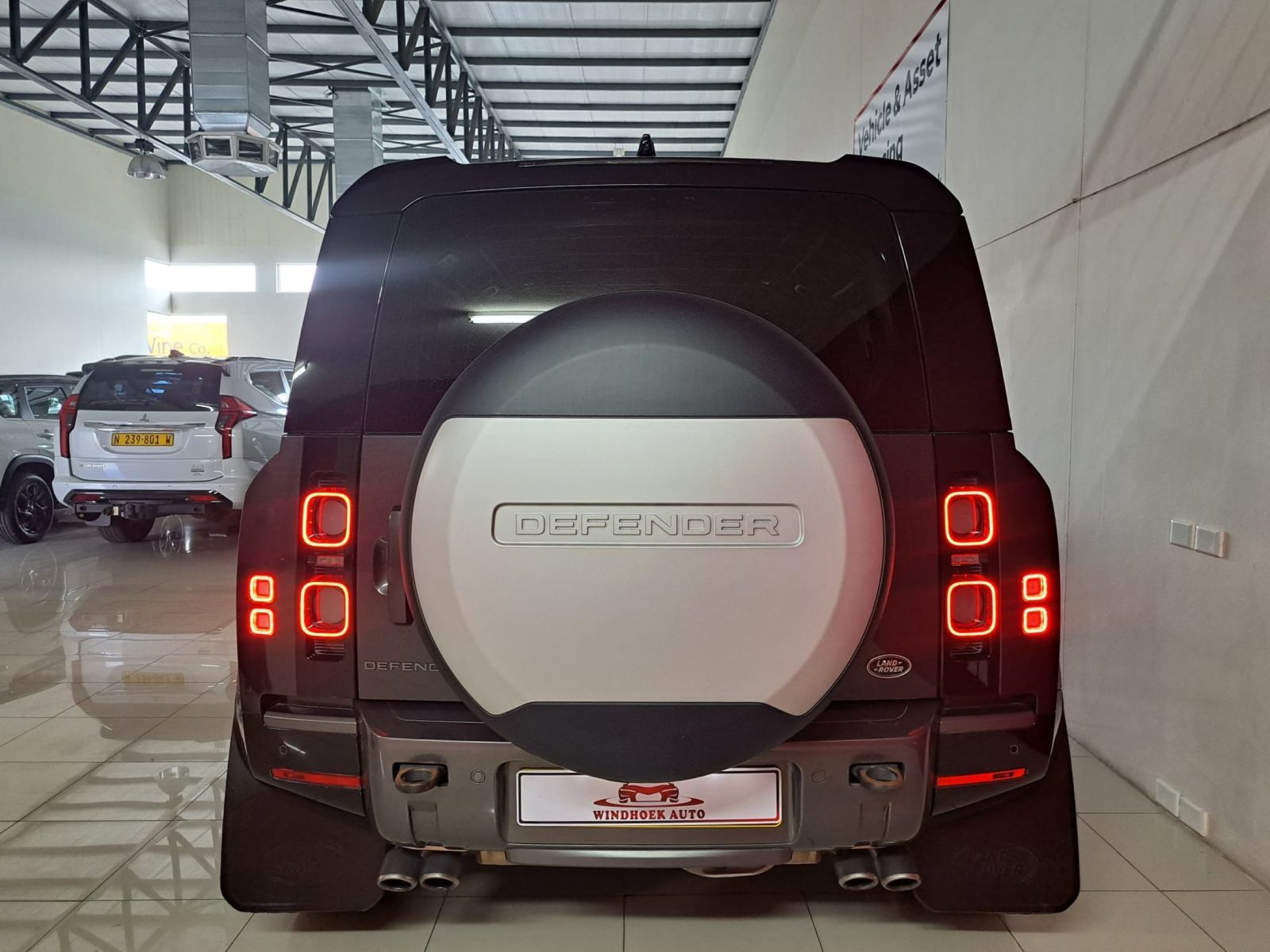 2022 Land Rover Defender photo 5