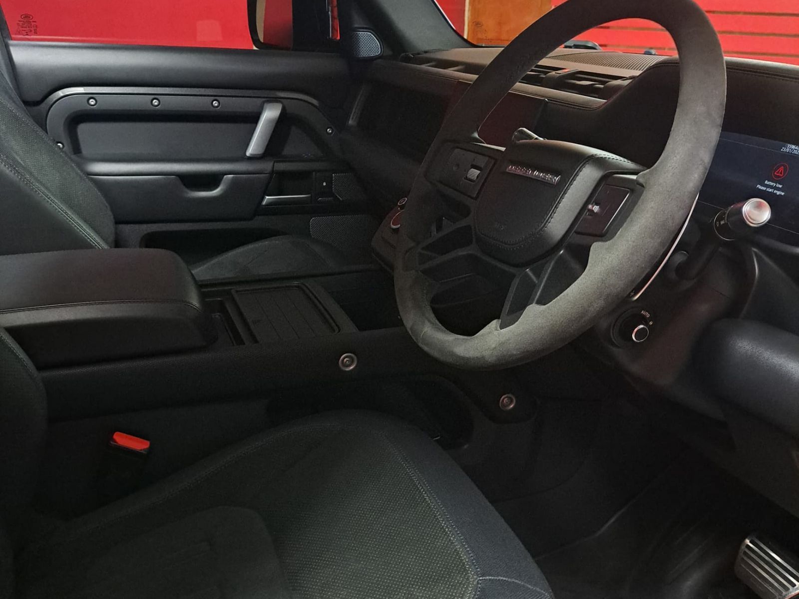 2022 Land Rover Defender photo 7