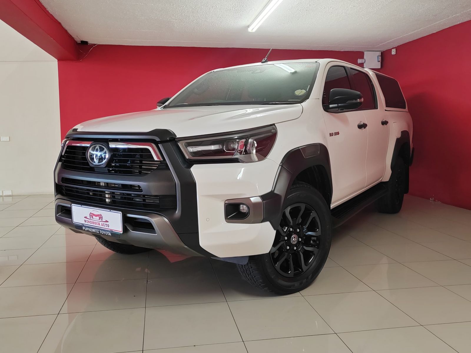 2023 Toyota Hilux photo 1
