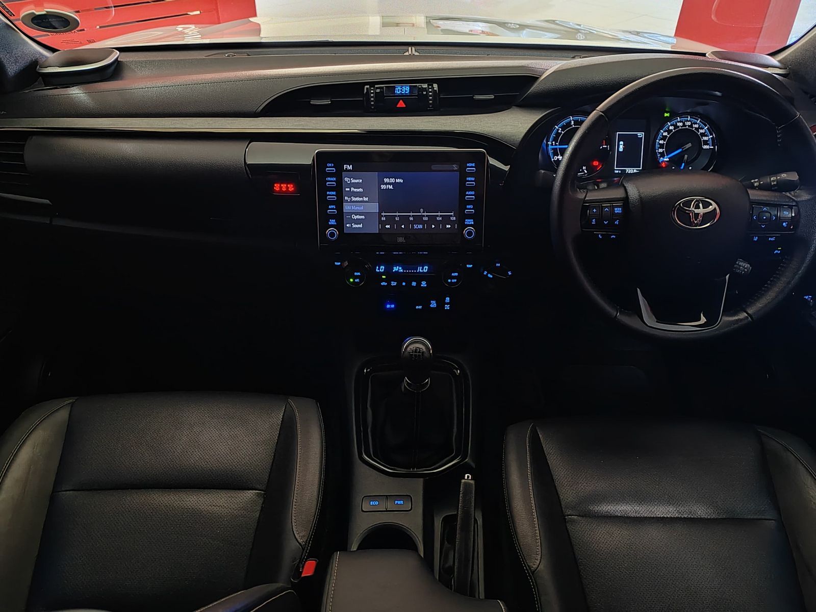 2023 Toyota Hilux photo 4