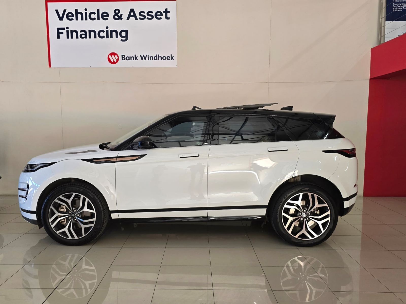 2022 Land Rover Range Rover photo 3