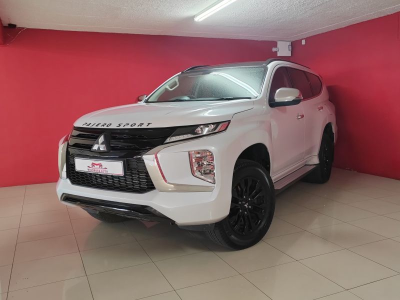 2022 Mitsubishi Pajero photo 1