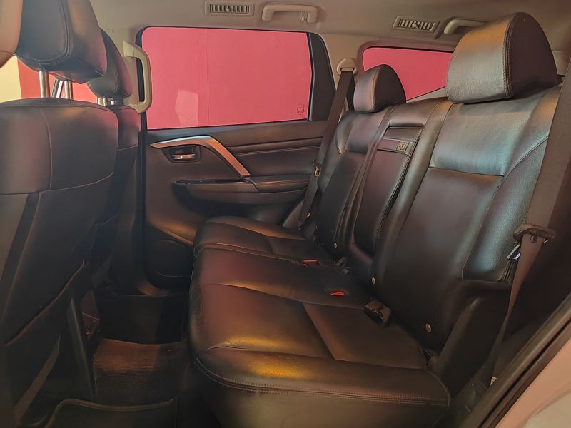 2022 Mitsubishi Pajero photo 8