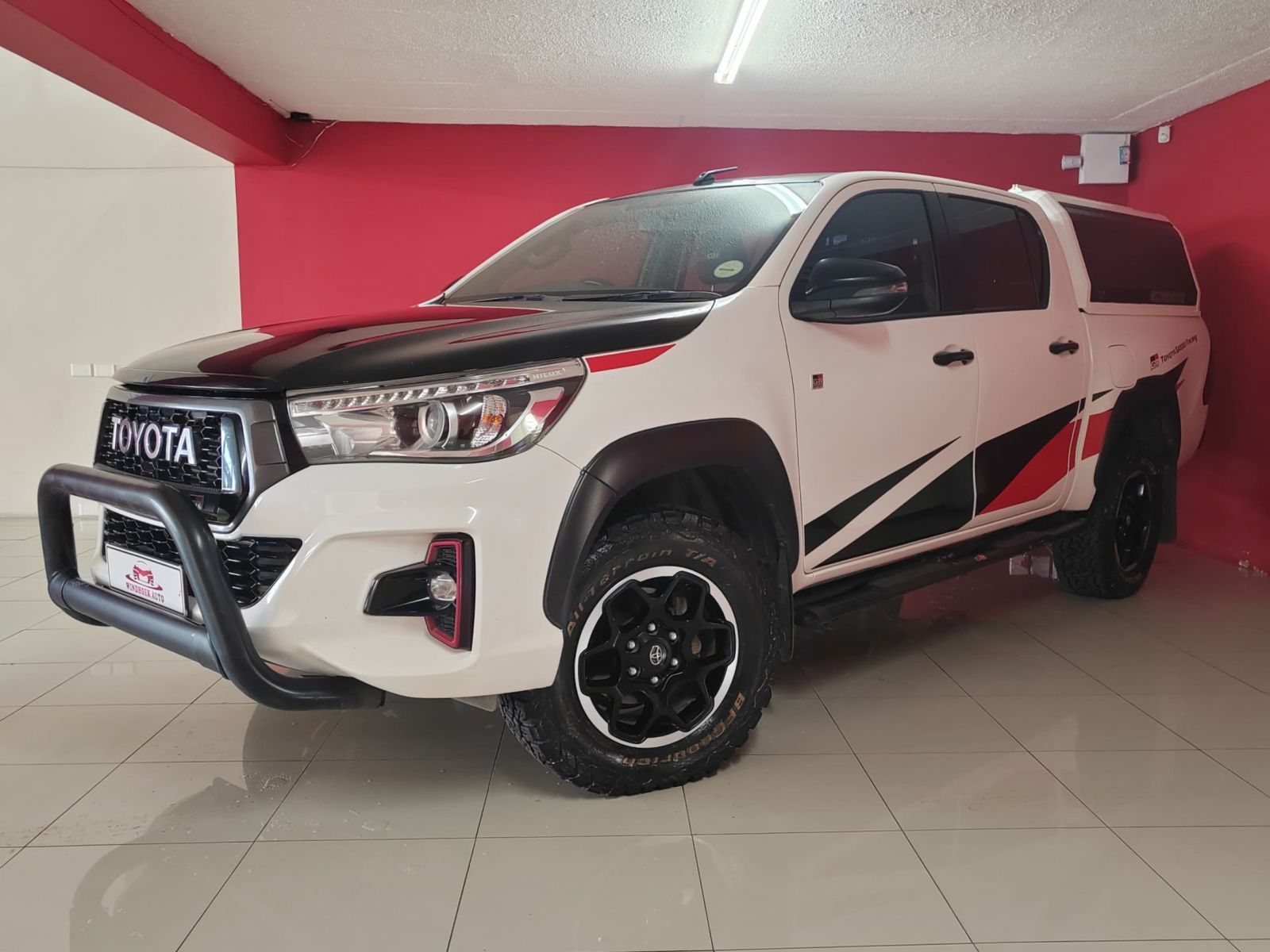 2020 Toyota Hilux photo 2