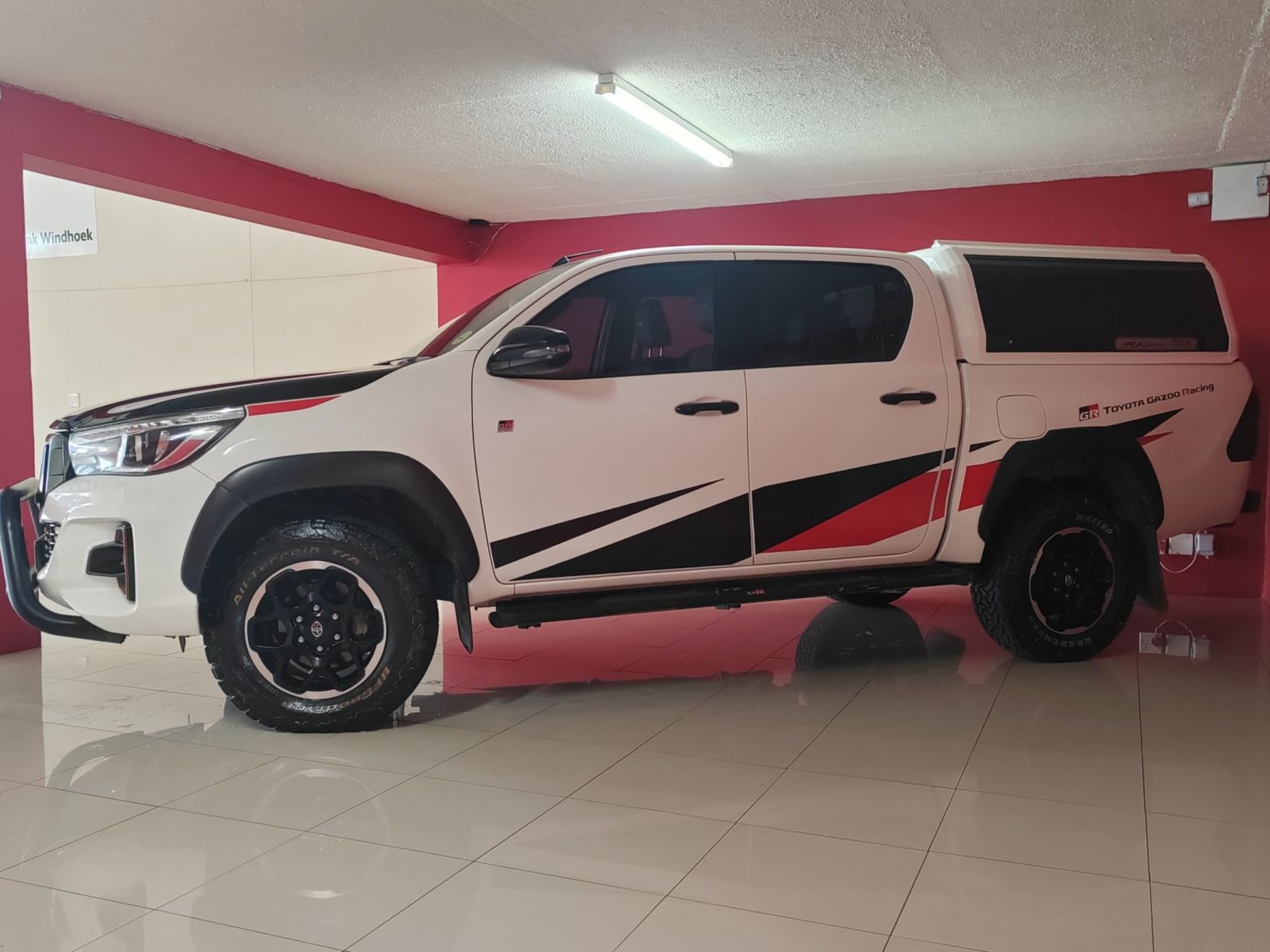 2020 Toyota Hilux photo 3
