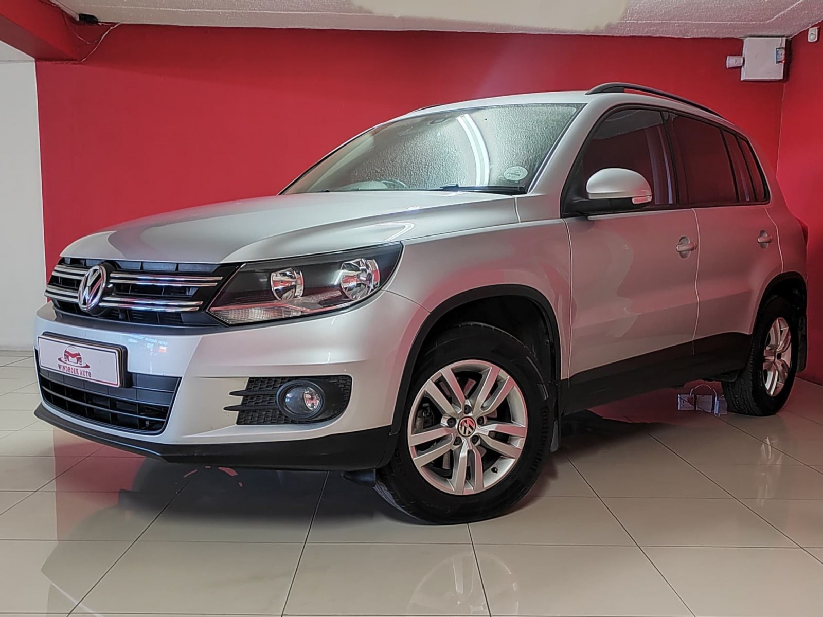 2016 Volkswagen Tiguan photo 2