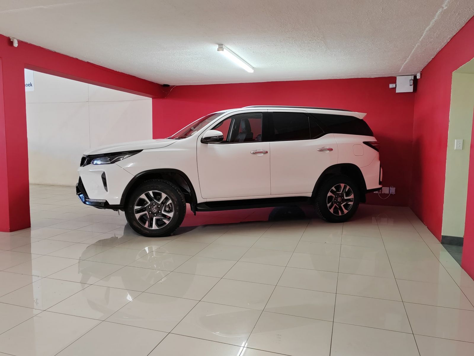 2023 Toyota Fortuner photo 3