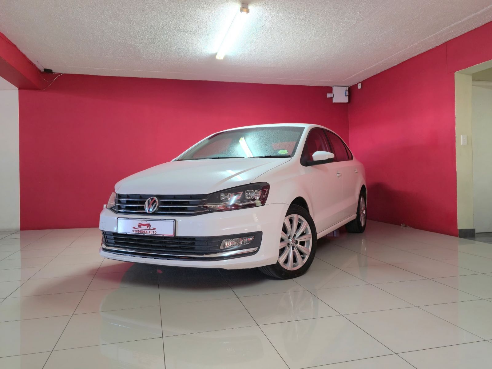 2018 Volkswagen Polo photo 1