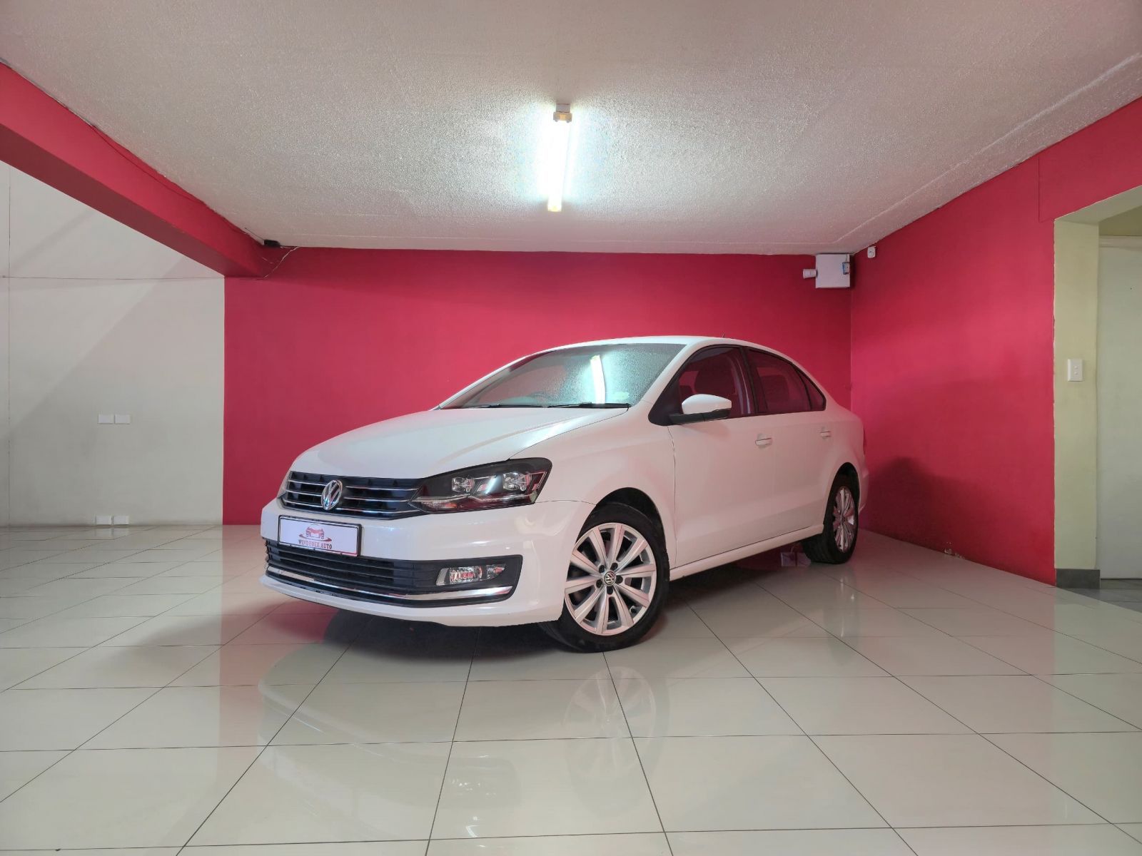 2018 Volkswagen Polo photo 2