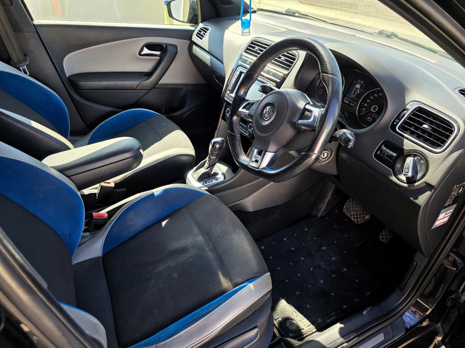 2014 Volkswagen Polo photo 11