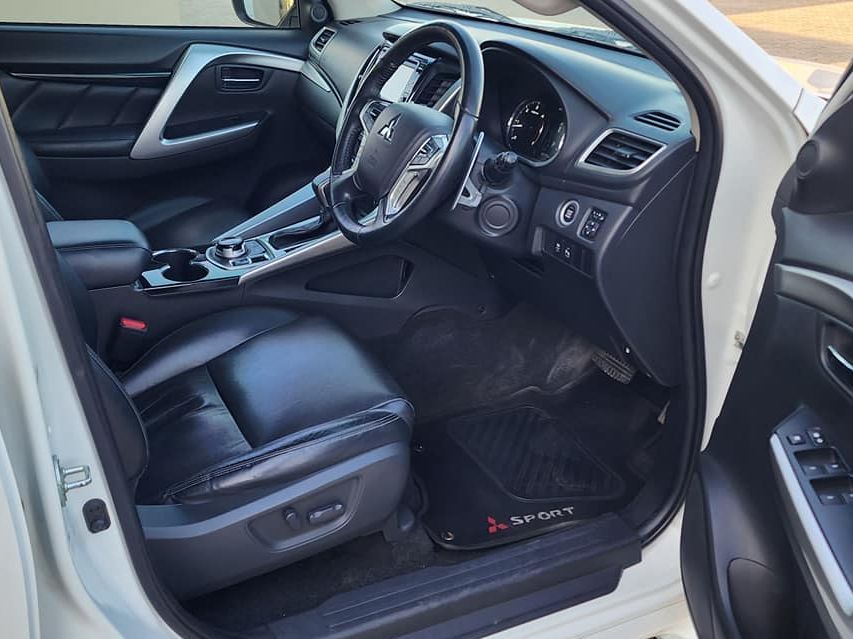 2019 Mitsubishi Pajero photo 10