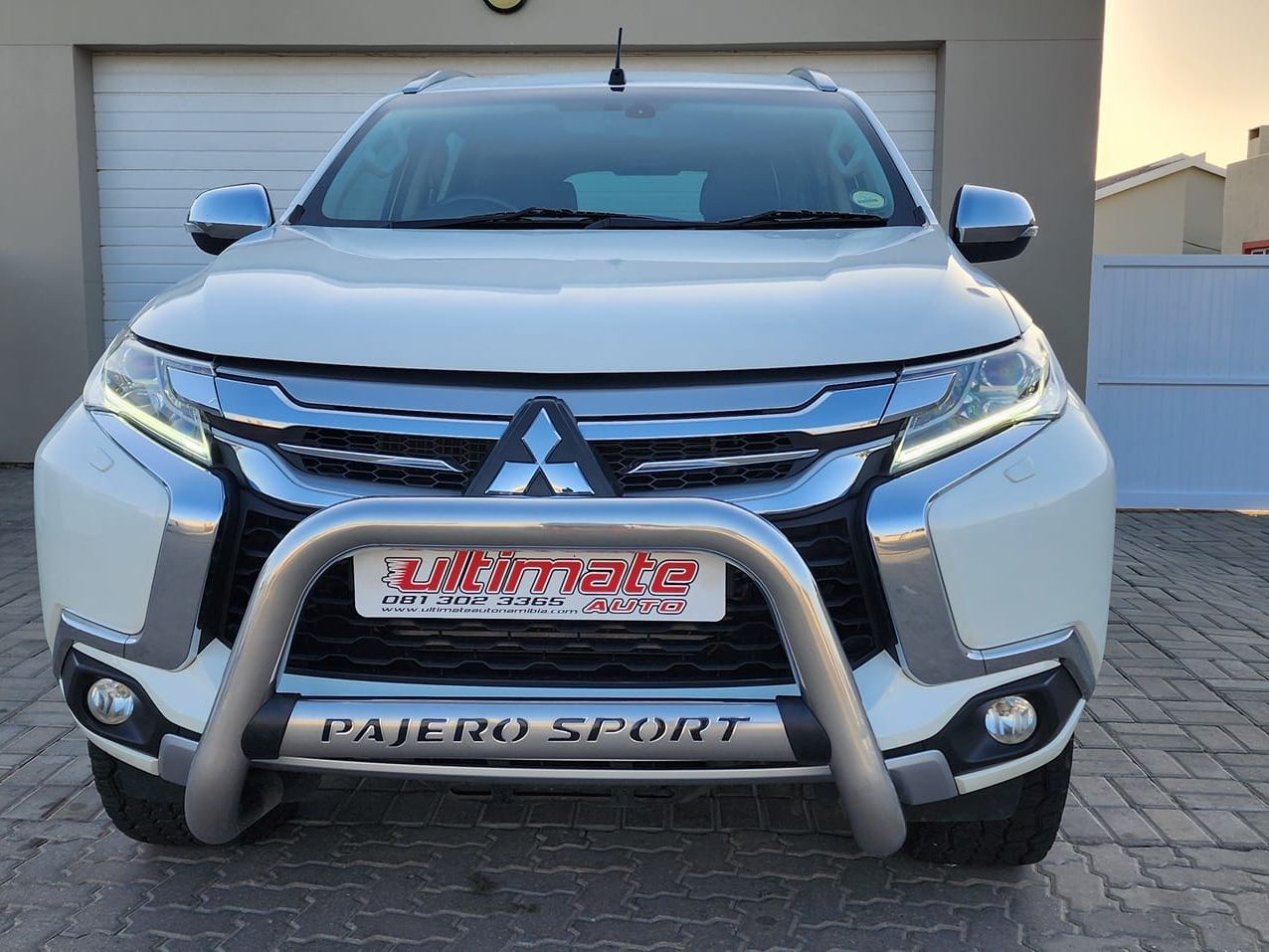 2019 Mitsubishi Pajero photo 2