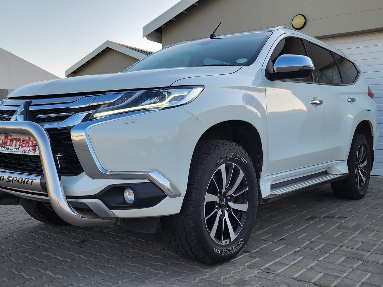 2019 Mitsubishi Pajero photo 3