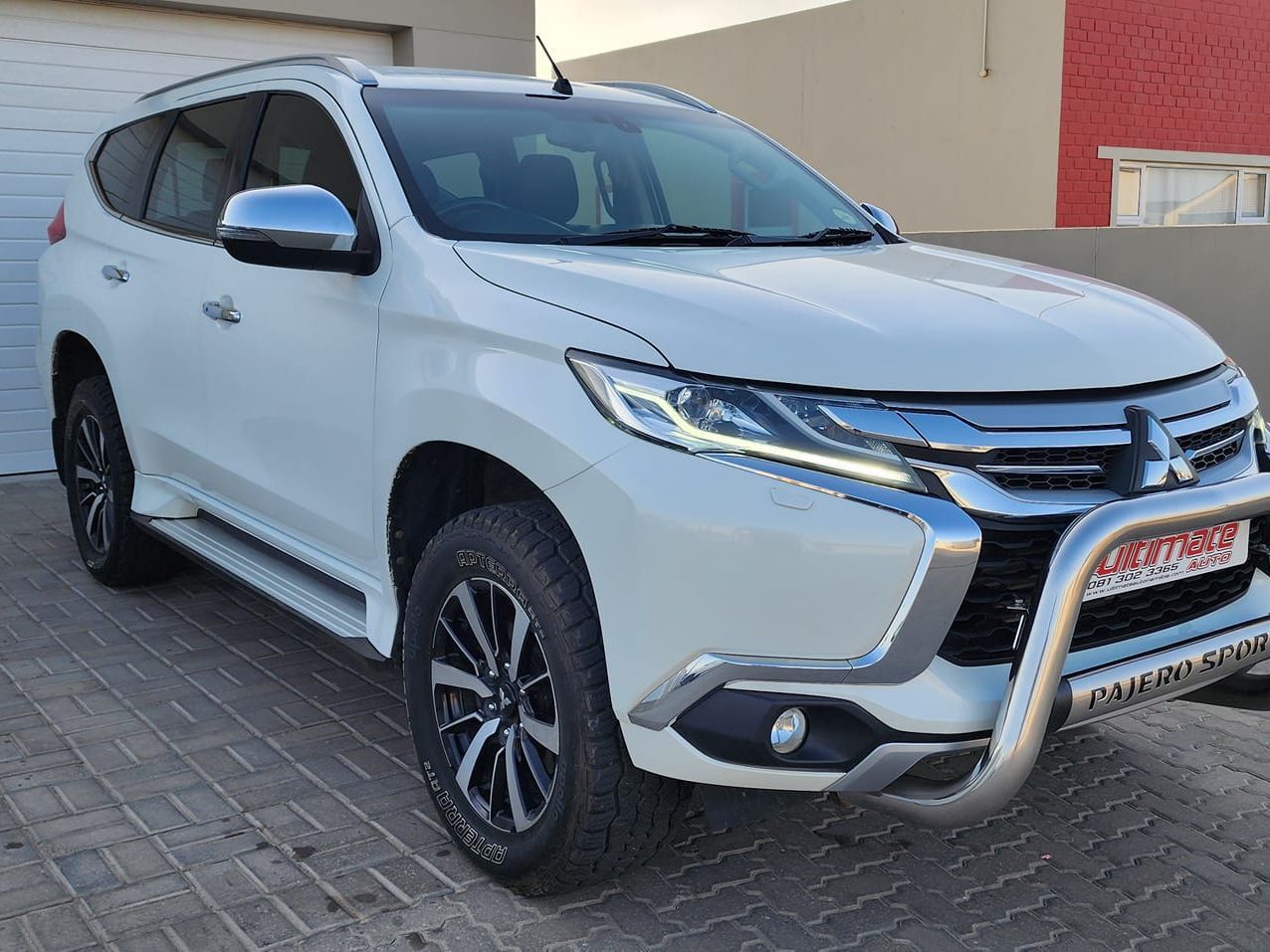 2019 Mitsubishi Pajero photo 4