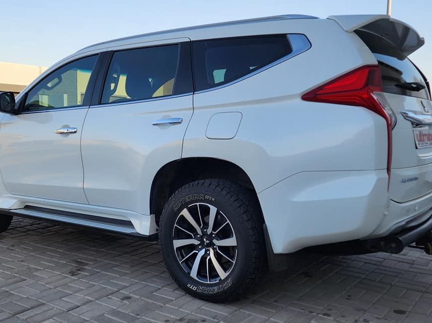 2019 Mitsubishi Pajero photo 7