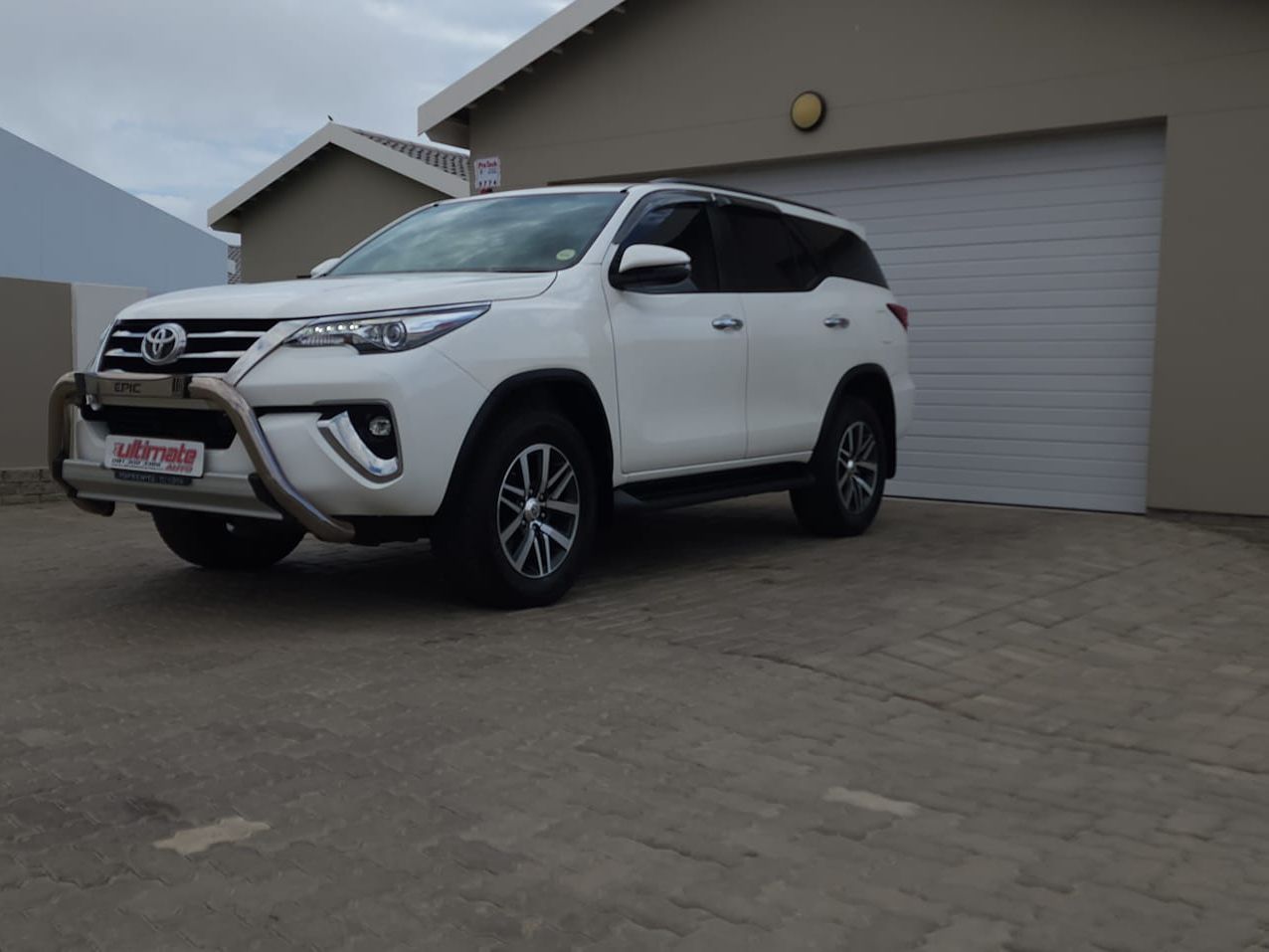 2020 Toyota Fortuner photo 1