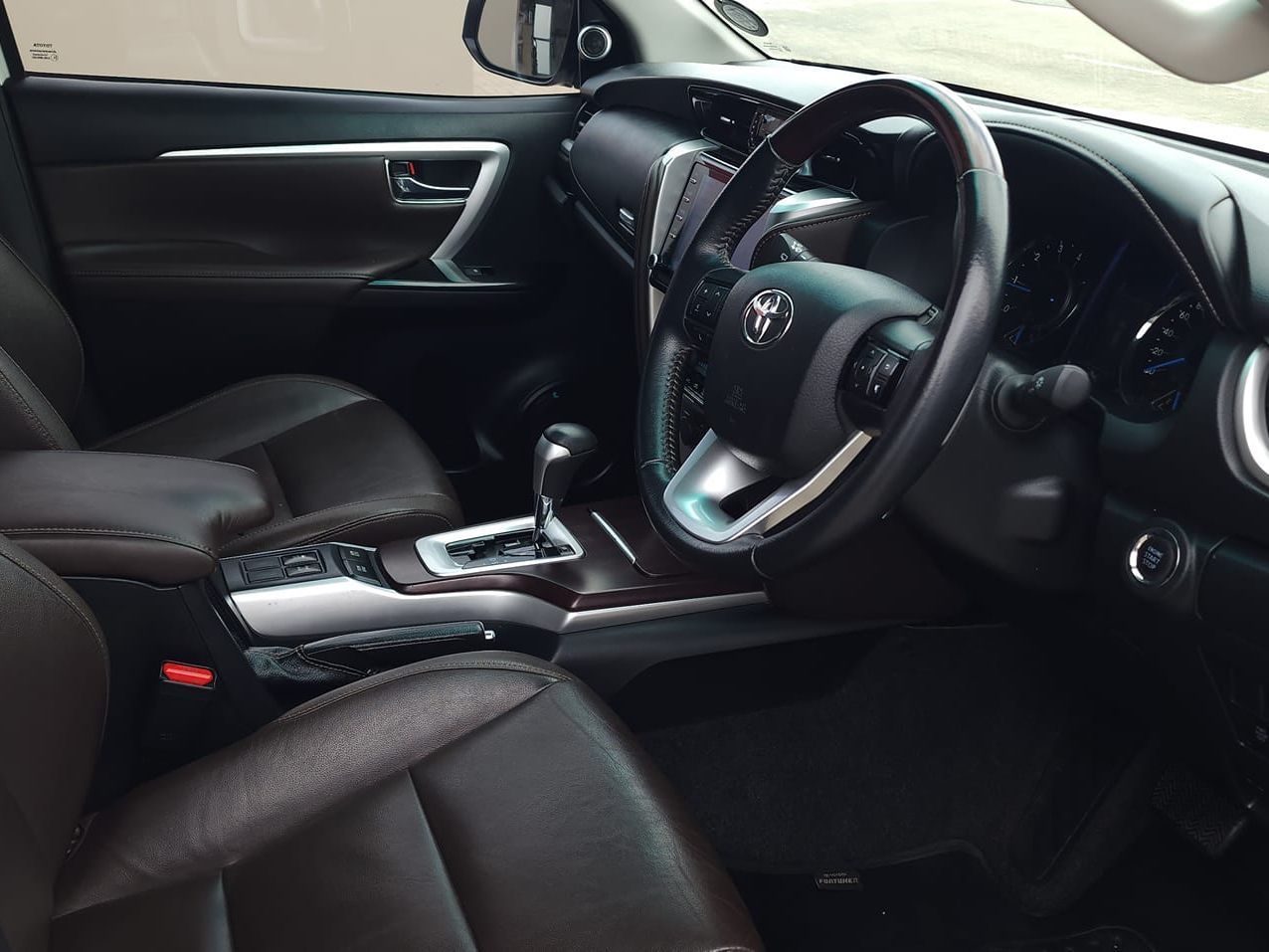 2020 Toyota Fortuner photo 11