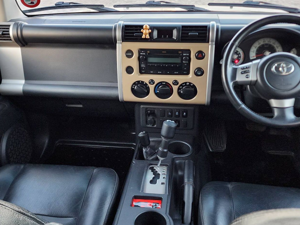 2011 Toyota FJ Cruiser photo 10
