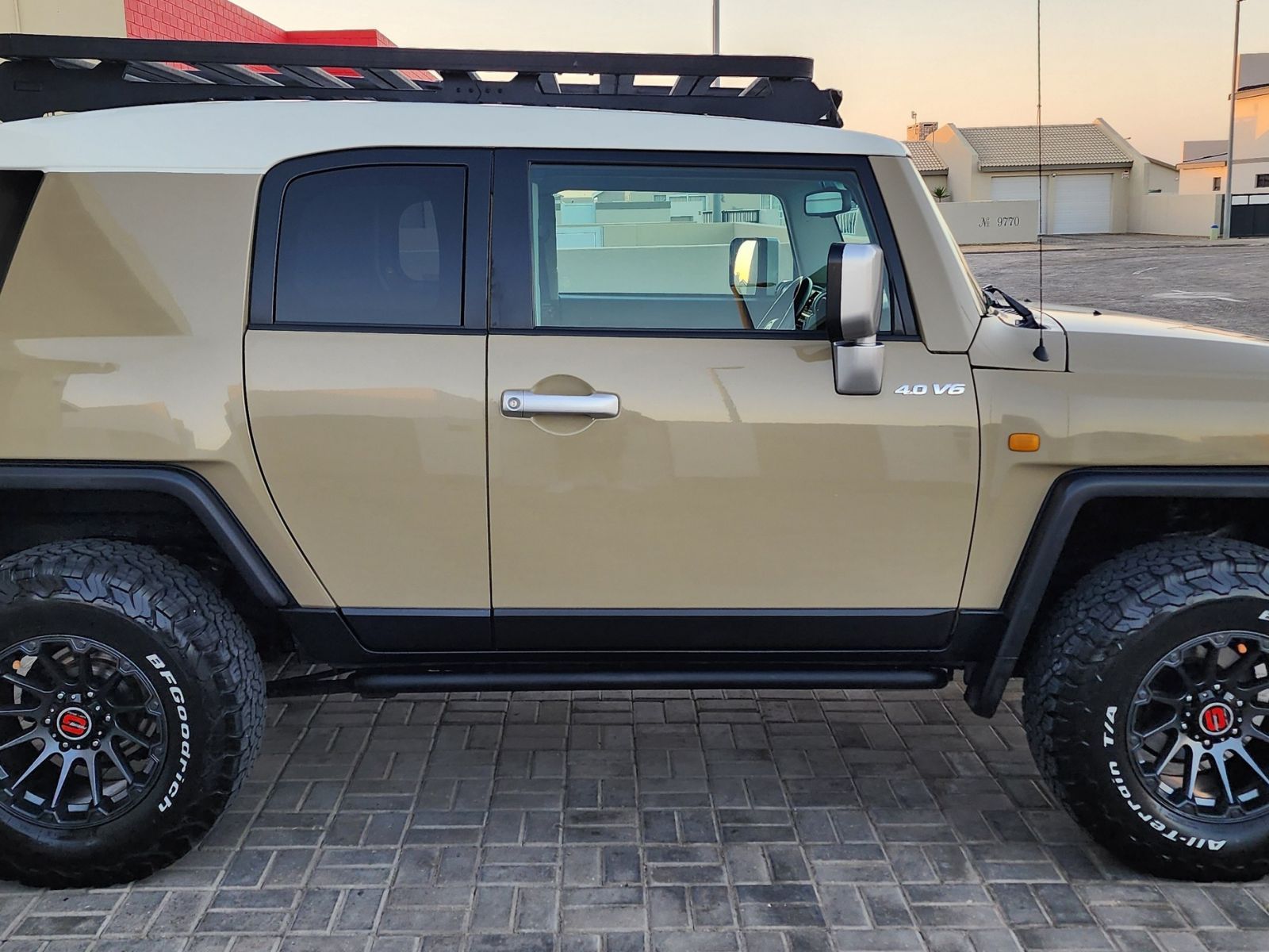 2011 Toyota FJ Cruiser photo 5