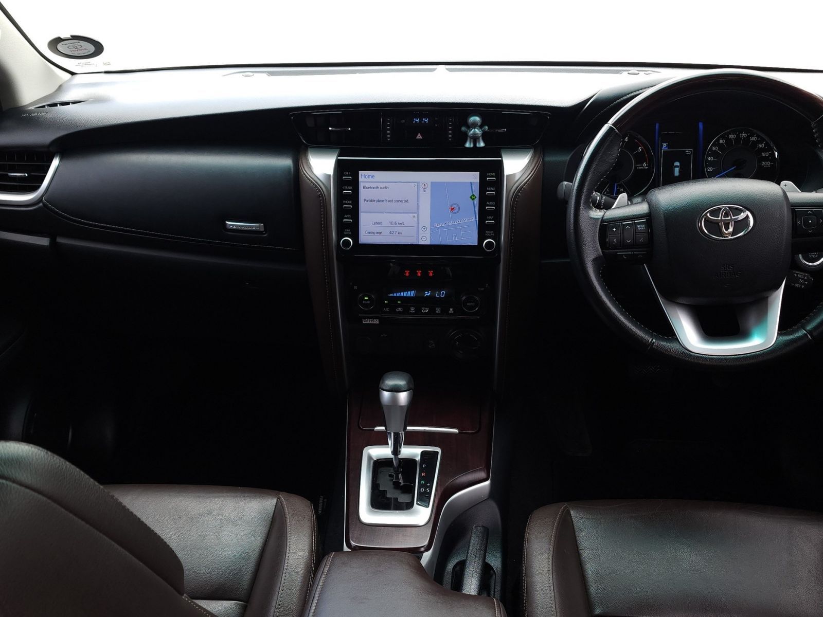 2020 Toyota Fortuner photo 12