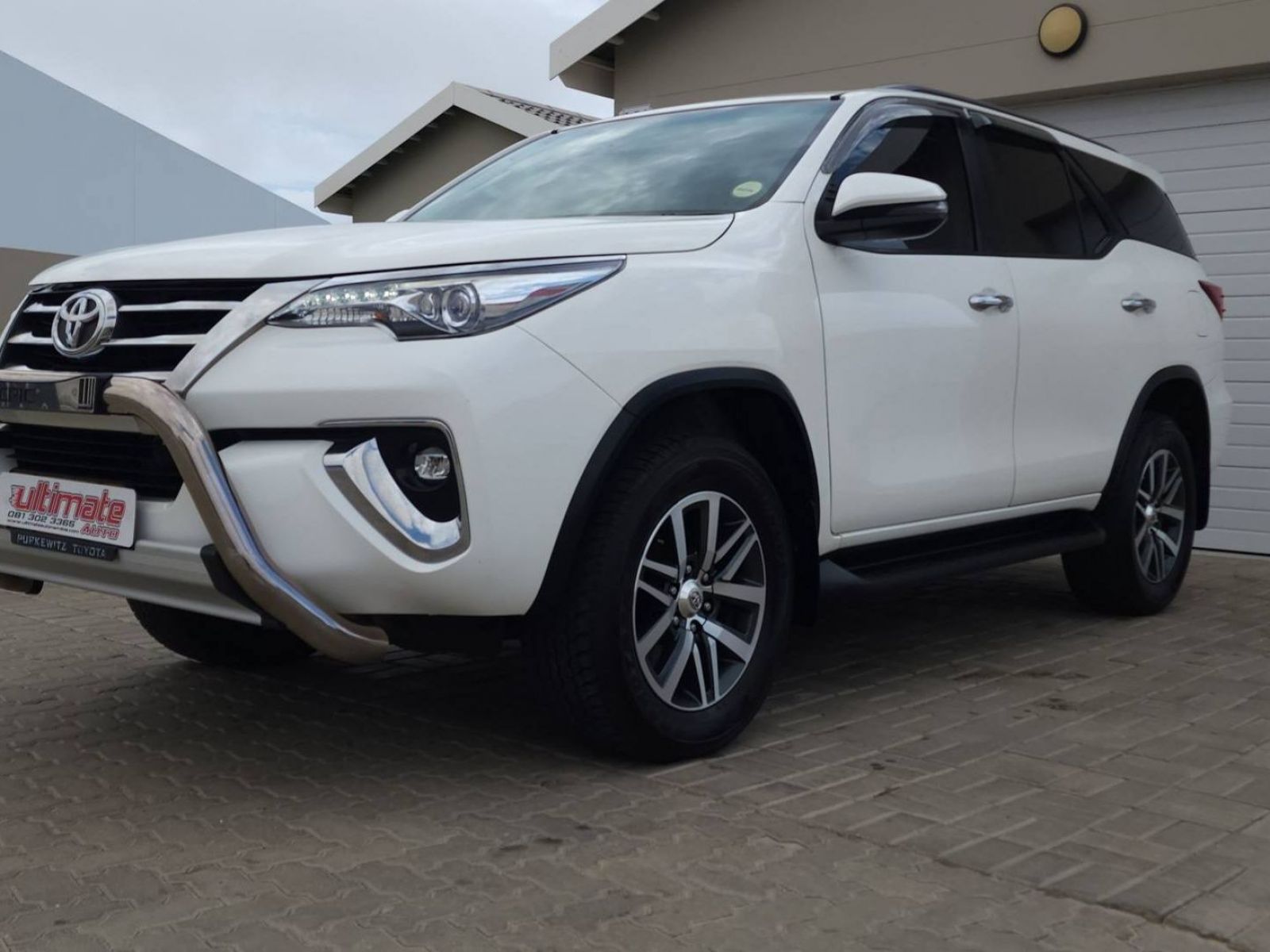 2020 Toyota Fortuner photo 3
