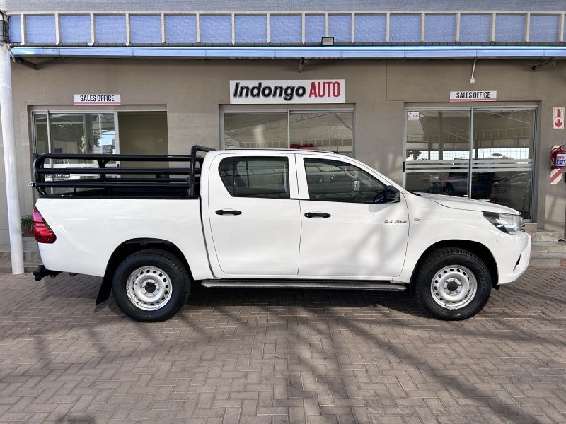 2016 Toyota Hilux photo 2