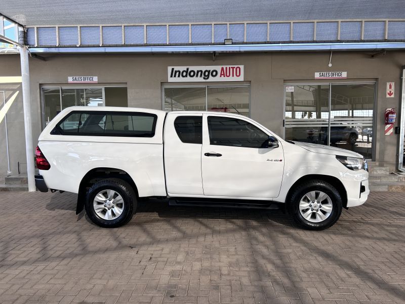 2019 Toyota Hilux photo 2