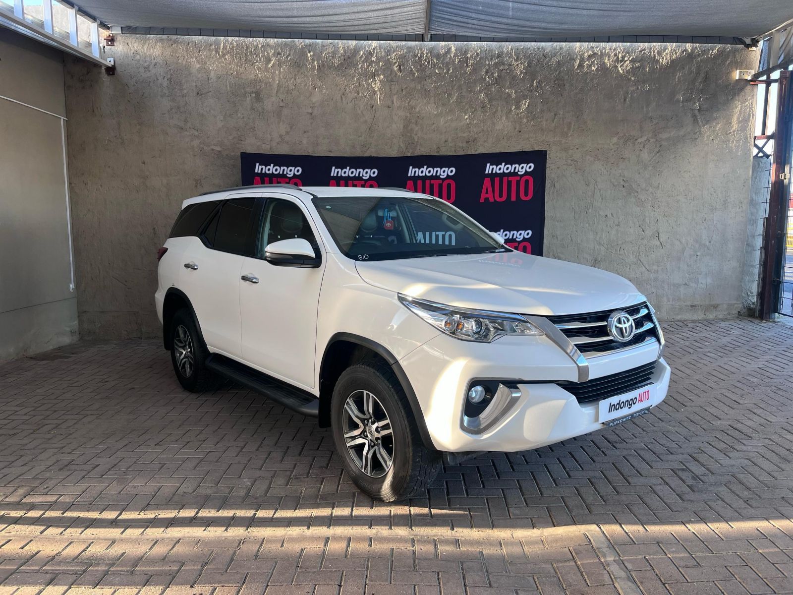 2019 Toyota Fortuner photo 1